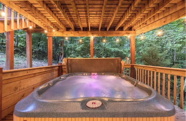 Rusty Creek Cabin | Hot Tub | Peaceful Retreat
