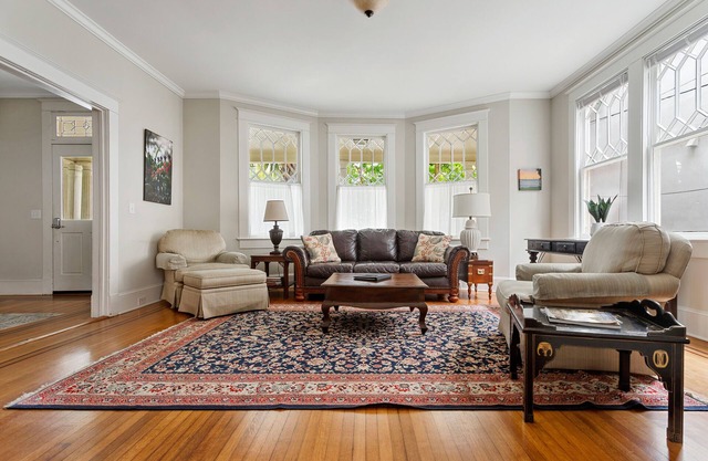Rutledge Avenue Inn | Downtown Luxury