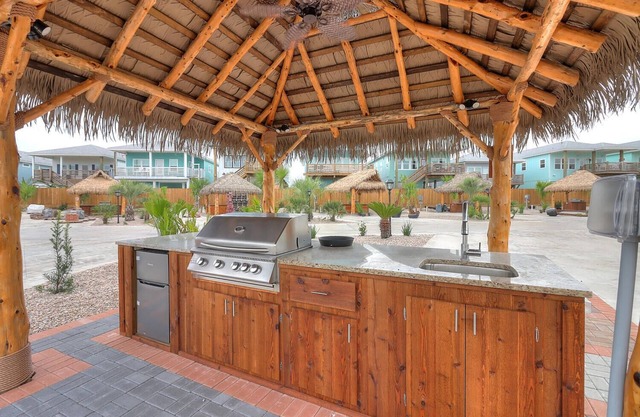 RV Site Only! Community Pool, In Town, Dog Park, Fishing, Wifi, Laundry Room