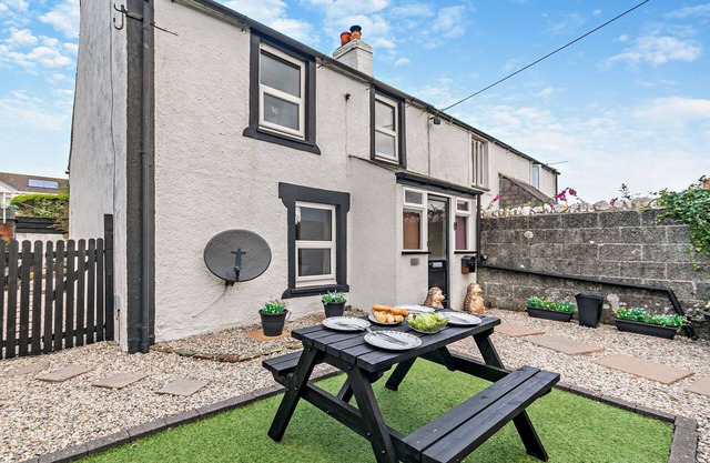 Ryefields - Two Bedroom House, Sleeps 4