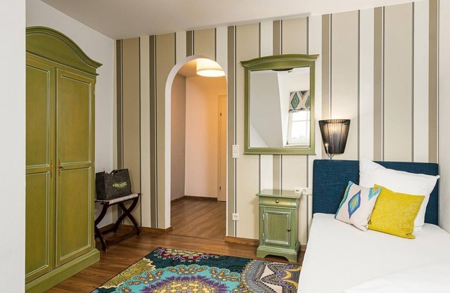 Single room with box spring bed (120 x 200 cm) - Design Hotel Die Hindenburg