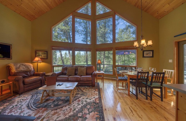 Sable Pine Cabin | Sleeps 8 | Nature Trails | Wood Stove