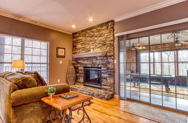 Saddleback Retreat, Hot Tub, Awesome Game Room, $685 FREE tickets each paid day