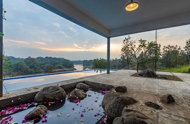 SaffronStays One Tree Farm, Karjat - infinity pool villa with amazing river views