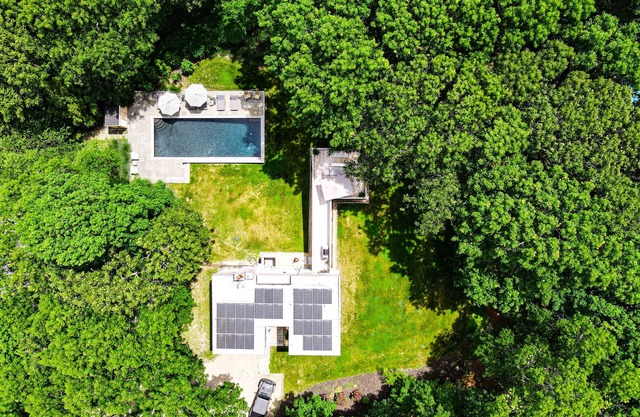 Sag Harbor Scandinavian Treehouse Escape
