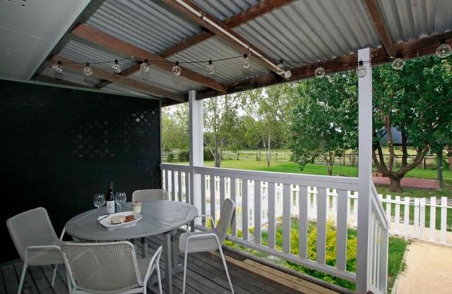 Sahara Trails Cabin 1 WiFi Air Conditioning Horse Riding and much more