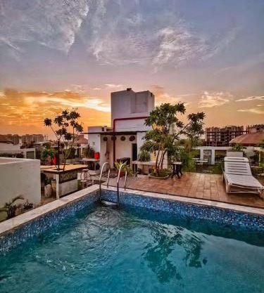 Sahibs Hotels Agra