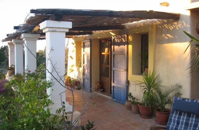 Saint Ferran Des Ses Roques: rustic house with garden