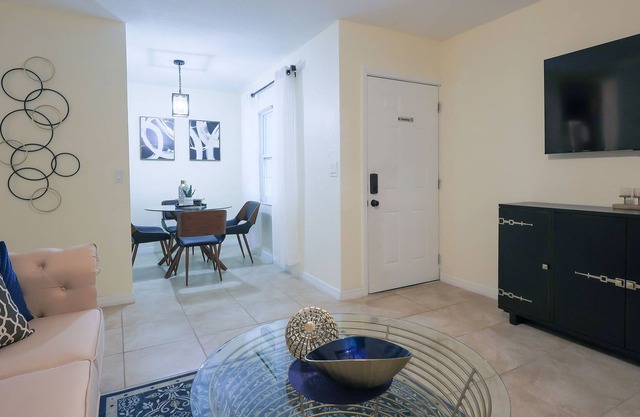 Saint Joseph Suites Down Town Tampa