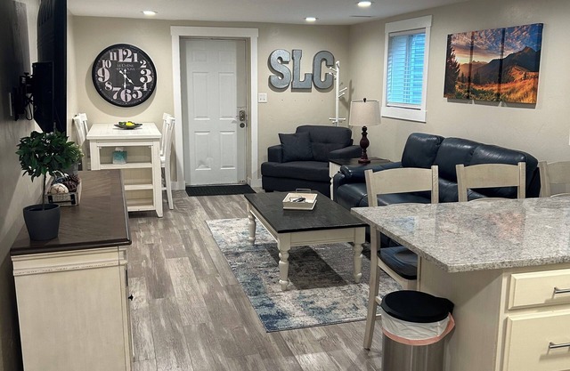 Salt Lake City Cottonwood Heights Apt. 3 bed 1 Bath Great Ski Spot Sleeps 6