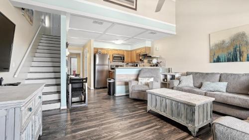 Salt Life Loft by Sand Seeker Vacations