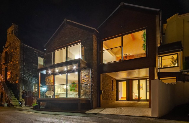 Salt Wood, a premium holiday home on the harbour in Port St Mary, perfect for groups.