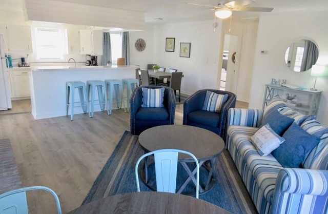 Saltaire Cottages 12: 3BR Steps to Private Beach Access Screened Porch Pool!