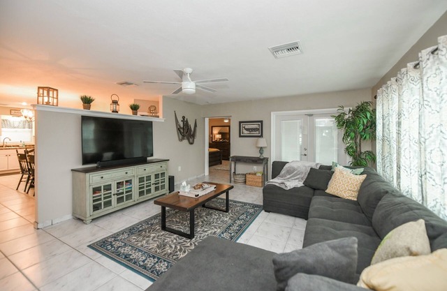 Salty Breeze Home w/Guest Suite, Heated Enclosed Salt Pool/Spa