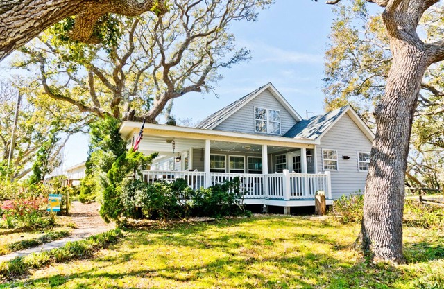 Salty Oaks, Soundside House in Salter Path, North Carolina!