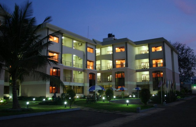 Samrudhi Suites