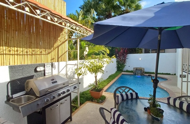 San Juan, Villa 2 rooms w/private pool, outdoor kitchen/BBQ & nearby & peaceful