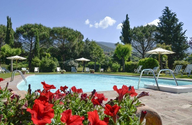 San Pietro Ortensia - Apartment with swimming pool