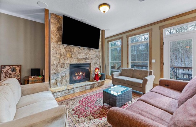 Sanctuary House - a Wooded Retreat