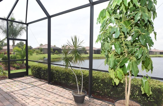 Sanctuary Retreat - Beautiful 3/bed, 2/bath Villa with spectacular view!