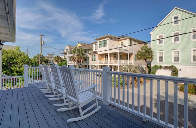 Sand Castle - Spacious stand alone home on the south end