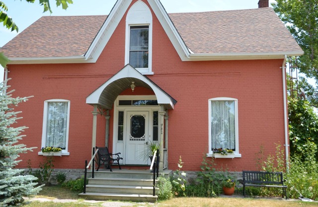 Sandbanks at Trillium House -PEC near Picton