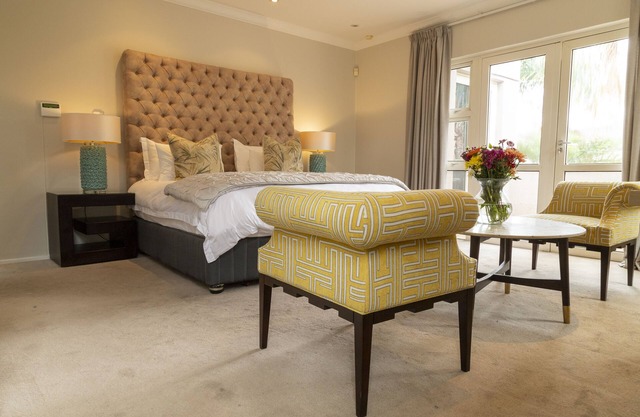 Sandhurst Villa Close to Sandton City