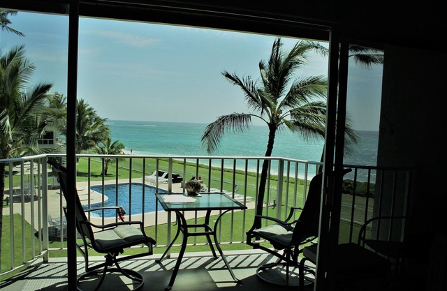 SANDY BEACH, OCEAN FRONT 1BR OASIS. West side Oanhu