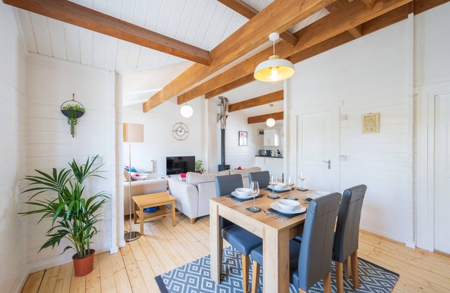 Sandymouth Lodge - Peaceful Spot Close to Sandy Beaches