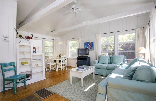 Sanibel Island Cottage #17