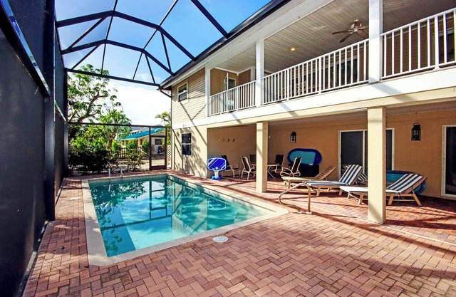 Sanibel Surfsound Home - Heated pool and easy walk to the beach