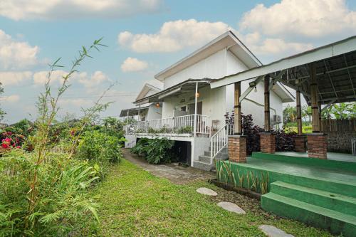 Santya Loka Lodge & Twin Waterfall