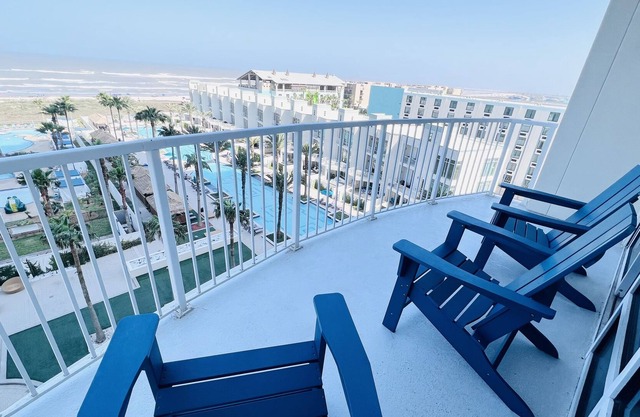 Sapphire Resort's newest condo located on 6th floor overlooking the ocean!