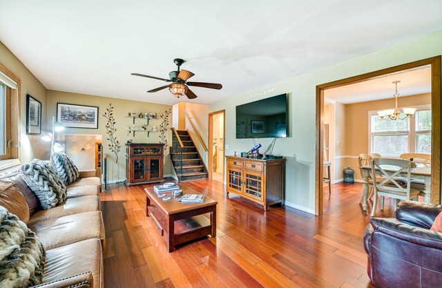 Saratoga Springs Home Near Skidmore College!