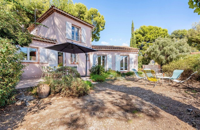 Sarti. House 5min walk from the beaches, AC, garden, BBQ