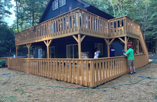 Sauna Hot Tub Sleep 16 King Beds Bunk room in 3 acre state Forest pocono spa