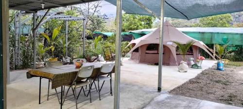 Savegre River Glamp Mediterranean Food