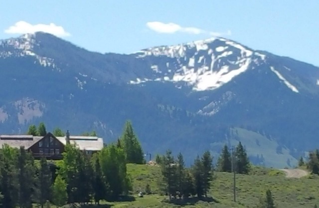 Sawtooth City Elegance, 360° views, loads of sun, peace and quiet
