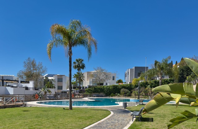 SC12.Exclusive luxury townhouse in Terrazas de Santa Clara Golf.