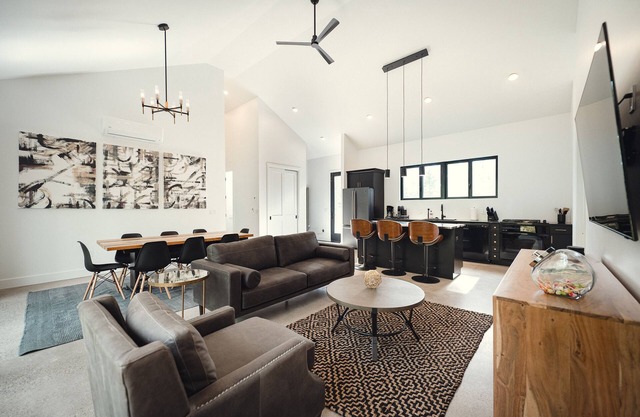 🇸🇪 Scandinavian Haus – Modern Boardman Riverfront | Game Room | Pet-Friendly | Near TC