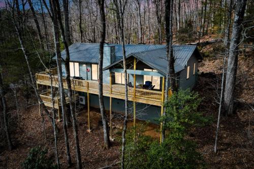 Scenic Home with Fire Pit and Sapphire Valley Perks!