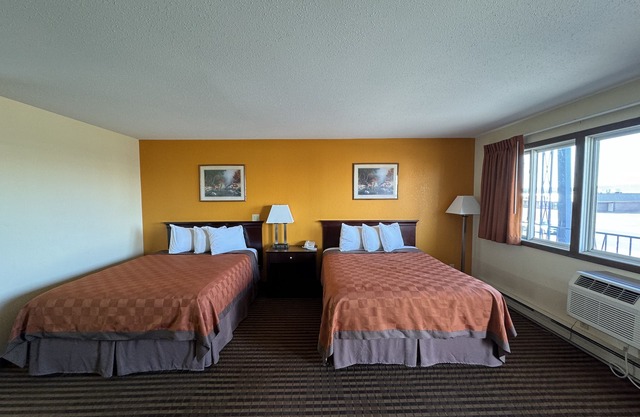 Scottish Inns & Suites Eau Claire