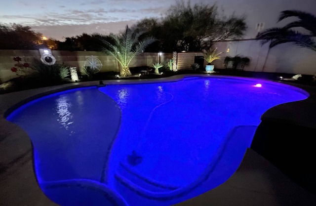 Scottsdale Family Oasis 🏝 Htd Pool & Spa - Cinema/Arcade Room - 5G Wifi