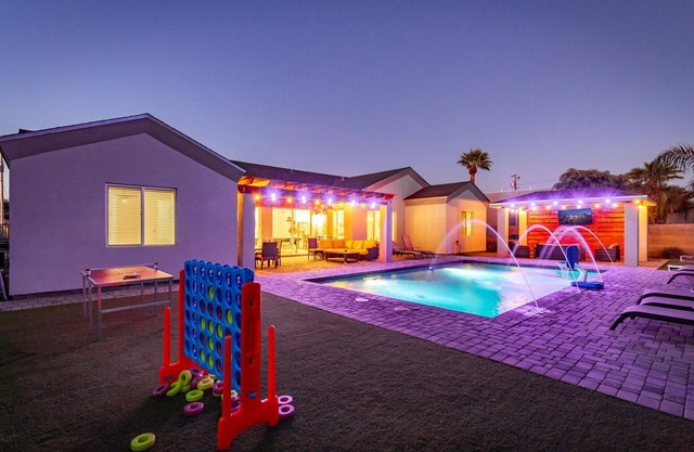 ScottsdaleStays-The Ultimate 10BDRM-6BATH Estate – Huge Pool, Spa, Sport Courts.