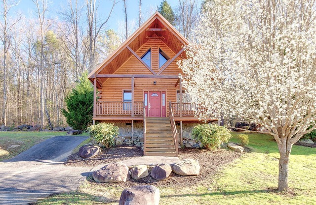Screened-In Porch With Hot Tub, Upscale Finishes + Resort Amenities