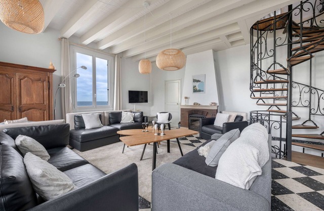 Sea - beach facing family villa for 12
