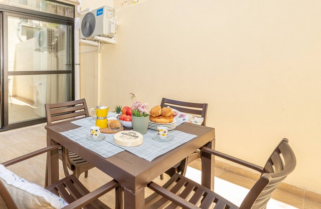 Sea Bliss Maisonette on the ground floor close to sea - by Getawaysmalta