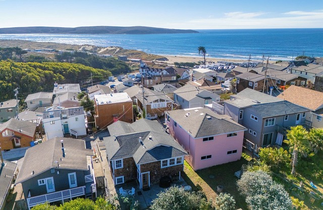 Sea Breeze:5 min Walk to Beach! Perfect Family Beach Cottage! GmRm/Pup/WiFi