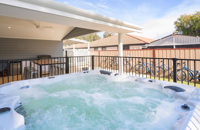 SEA BREEZE - Beachside Family Haven