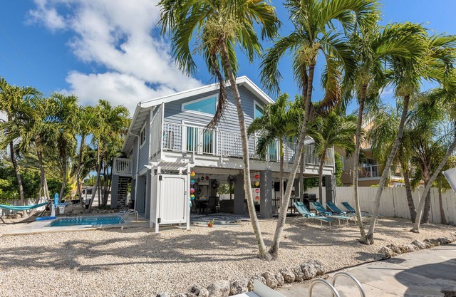 SEA COVE ~ Canal Front 2 BR/2 Ba Home in Cudjoe Key w/Pool!